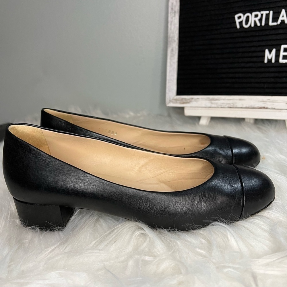 Chanel Black Lambskin Leather Pearl CC Logo Round Toe Low Block Heel Pump - 36C - Picture 3 of 16